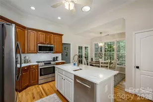 7 Oak Hollow Dr, Asheville, NC 28805 - Photo 11