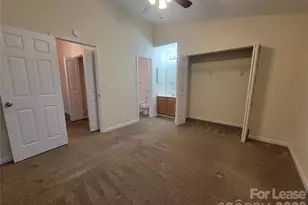 3811 Mosscroft Ln, Charlotte, NC 28215 - Photo 13