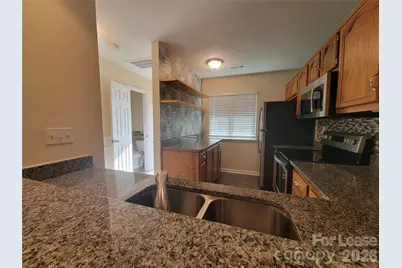 3811 Mosscroft Lane, Charlotte, NC 28215 - Photo 3