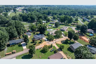 2504 Brentwood Circle, Lenoir, NC 28645 - Photo 17