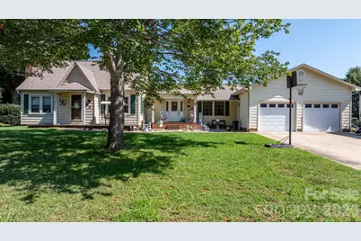2504 Brentwood Circle, Lenoir, NC 28645 - Photo 1