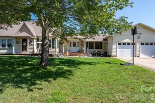 2504 Brentwood Cir, Lenoir, NC 28645 - Photo 1