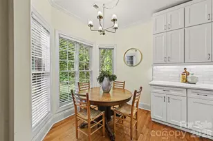 1109 Moray Ct, Charlotte, NC 28211 - Photo 3