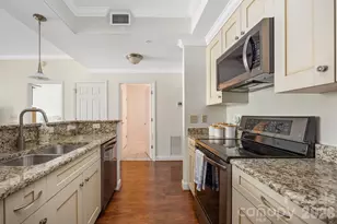 300 W 5th St, Charlotte, NC 28202 - Photo 7