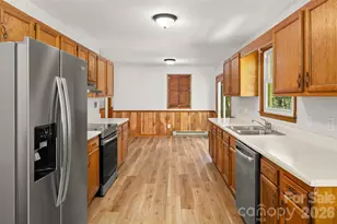 33 Baker Dr, Asheville, NC 28806 - Photo 15
