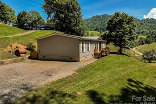 797 Pleasant Valley Rd, Burnsville, NC 28714 - Photo 7