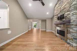 14 Waterbury Ct, Hendersonville, NC 28791 - Photo 7