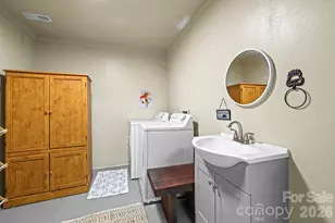2560 Round Hill Rd, Bryson City, NC 28713 - Photo 27