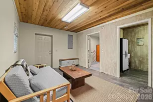 2560 Round Hill Rd, Bryson City, NC 28713 - Photo 25