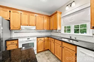 182 Robert Dr, Statesville, NC 28625 - Photo 17