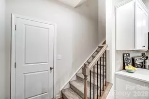 5217 Wyes Oak Ln, Charlotte, NC 28269 - Photo 11