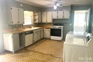 164 Lynch St, Rutherfordton, NC 28139 - Photo 3