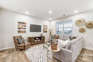 5221 Wyes Oak Ln, Charlotte, NC 28269 - Photo 5