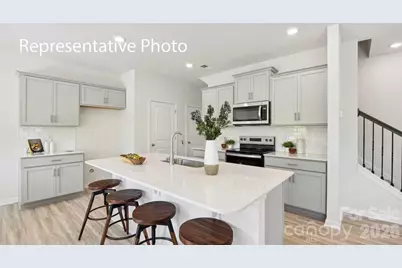 672 13th Avenue Drive NE, Hickory, NC 28601 - Photo 3