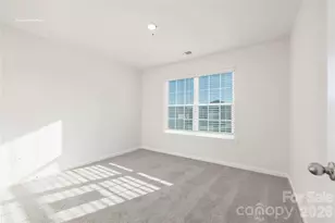 605 17th Ave Dr NE, Hickory, NC 28601 - Photo 3