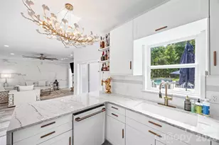 9827 Potter Rd, Matthews, NC 28104 - Photo 19