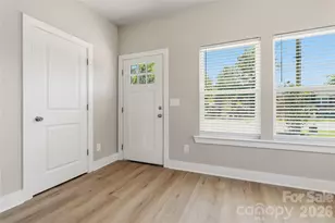 709 Pennsylvania Ave, Charlotte, NC 28216 - Photo 7