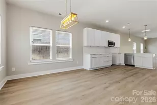 709 Pennsylvania Ave, Charlotte, NC 28216 - Photo 9