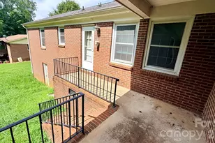 2808 28th St NE, Hickory, NC 28601 - Photo 13