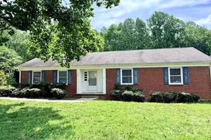 2808 28th St NE, Hickory, NC 28601 - Photo 1