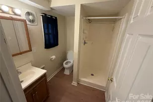 401 N Lakeside Dr, Hendersonville, NC 28739 - Photo 11