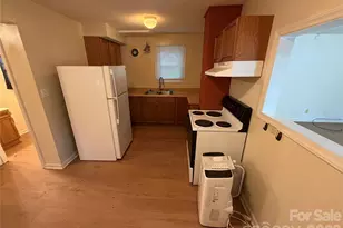 401 N Lakeside Dr, Hendersonville, NC 28739 - Photo 7