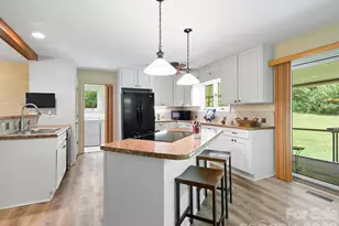 3 High Meadows Dr, Candler, NC 28715 - Photo 9
