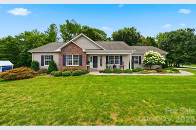2404 23rd Street Drive NE, Hickory, NC 28601 - Photo 1