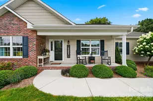 2404 23rd St Dr NE, Hickory, NC 28601 - Photo 3