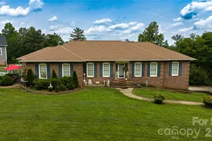 100 Oakridge Dr, Morganton, NC 28655 - Photo 1