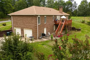 100 Oakridge Dr, Morganton, NC 28655 - Photo 5
