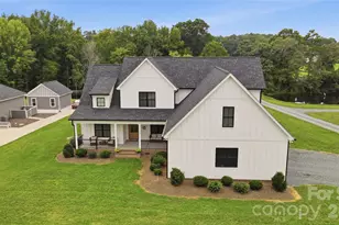 257 Glenwood Dr, Oakboro, NC 28129 - Photo 1