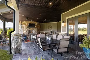 660 Pleasant Grove Rd, Hendersonville, NC 28739 - Photo 39
