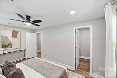 8223 Knollwood Circle, Charlotte, NC 28213 - Photo 23
