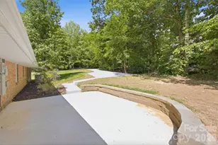 8223 Knollwood Cir, Charlotte, NC 28213 - Photo 27