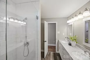 8223 Knollwood Cir, Charlotte, NC 28213 - Photo 21