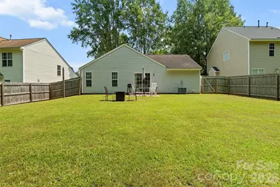 8019 Shiny Meadow Lane, Charlotte, NC 28215 - Photo 31