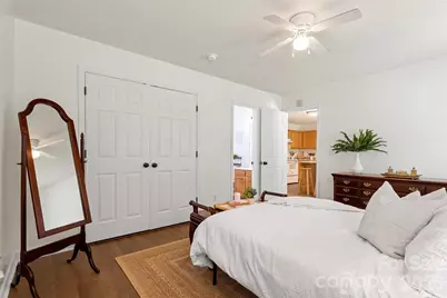 8019 Shiny Meadow Lane, Charlotte, NC 28215 - Photo 15