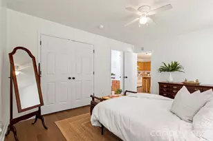 8019 Shiny Meadow Ln, Charlotte, NC 28215 - Photo 15