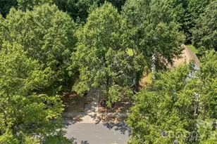 8019 Shiny Meadow Ln, Charlotte, NC 28215 - Photo 37