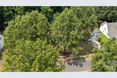 8019 Shiny Meadow Lane, Charlotte, NC 28215 - Photo 39