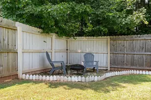 8019 Shiny Meadow Ln, Charlotte, NC 28215 - Photo 29