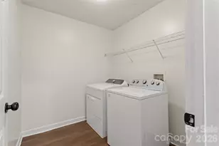 8019 Shiny Meadow Ln, Charlotte, NC 28215 - Photo 27
