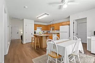 8019 Shiny Meadow Ln, Charlotte, NC 28215 - Photo 25