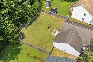 8019 Shiny Meadow Ln, Charlotte, NC 28215 - Photo 35
