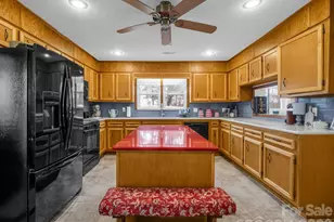 1086 Carters Ridge Rd, Spruce Pine, NC 28777 - Photo 11