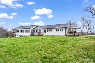 1086 Carters Ridge Rd, Spruce Pine, NC 28777 - Photo 3