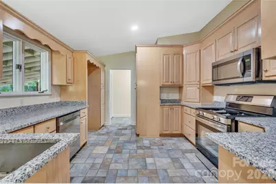 233 Dogwood Drive, Mount Holly, NC 28120 - Photo 7