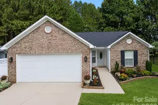 212 Chestnut Ave, Tega Cay, SC 29708 - Photo 1