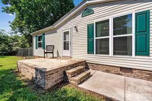 5135 36th St Dr NE, Hickory, NC 28601 - Photo 9